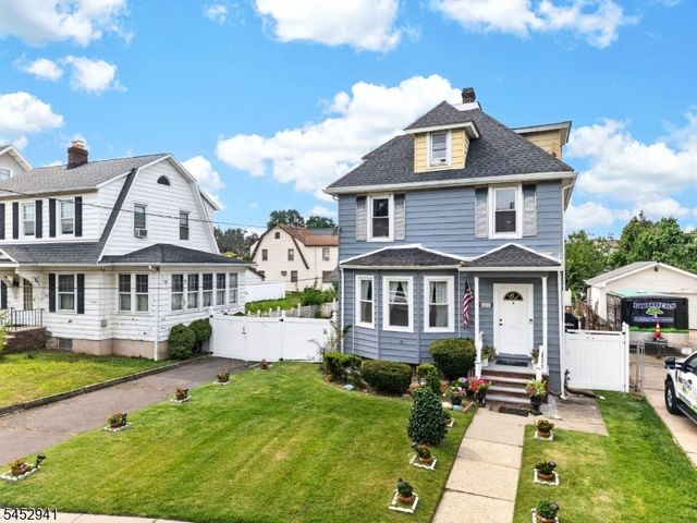 136 W Gibbons St, Linden City, NJ 07036