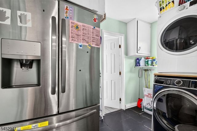 136 W Gibbons St, Linden City, NJ 07036