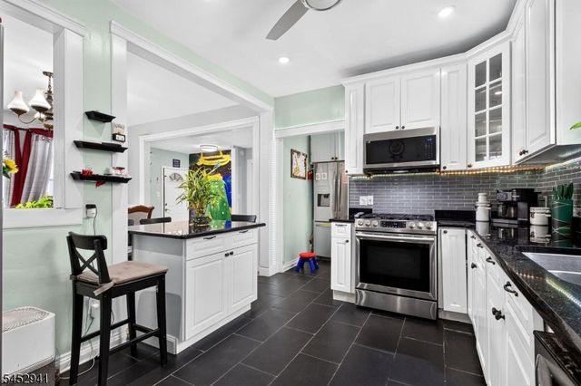 136 W Gibbons St, Linden City, NJ 07036