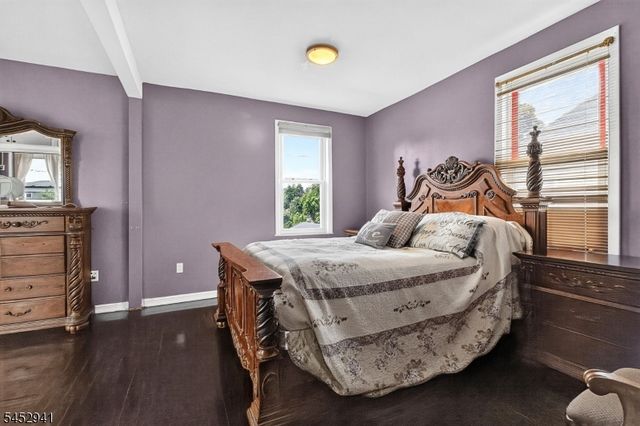 136 W Gibbons St, Linden City, NJ 07036
