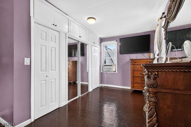 136 W Gibbons St, Linden City, NJ 07036