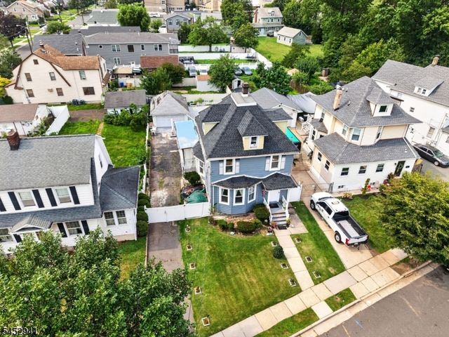 136 W Gibbons St, Linden City, NJ 07036