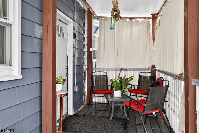136 W Gibbons St, Linden City, NJ 07036