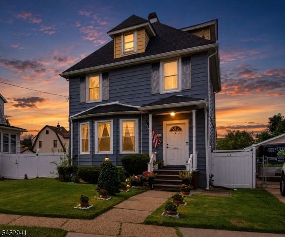 136 W Gibbons St, Linden City, NJ 07036