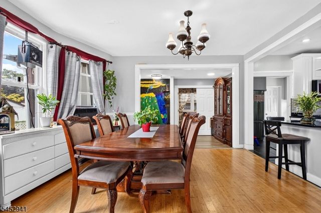136 W Gibbons St, Linden City, NJ 07036