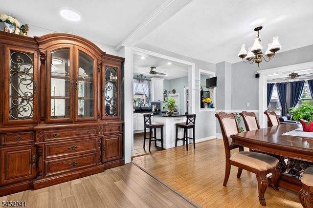 136 W Gibbons St, Linden City, NJ 07036