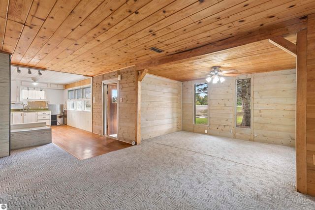 3182 S M-37, Traverse City, MI 49685