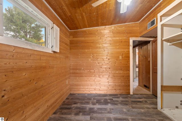 3182 S M-37, Traverse City, MI 49685