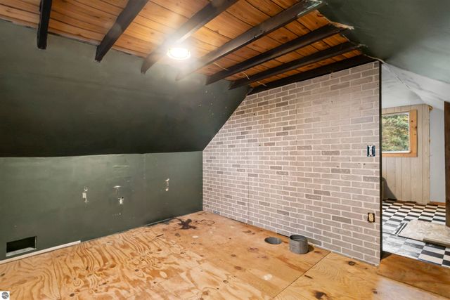 3182 S M-37, Traverse City, MI 49685