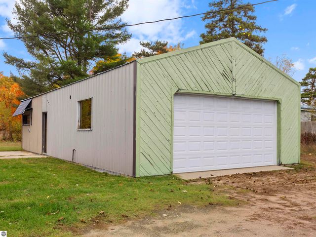 3182 S M-37, Traverse City, MI 49685