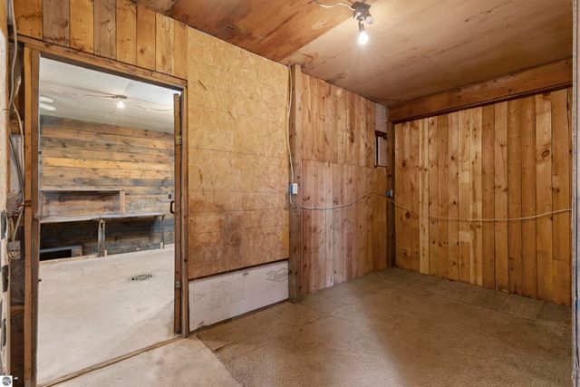 3182 S M-37, Traverse City, MI 49685