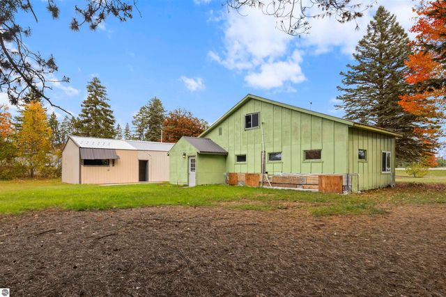 3182 S M-37, Traverse City, MI 49685