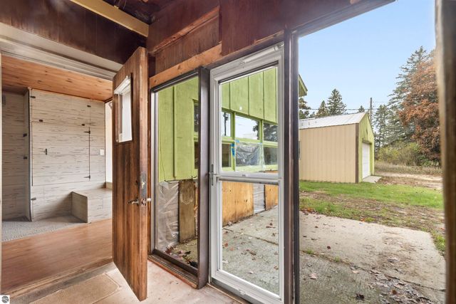 3182 S M-37, Traverse City, MI 49685