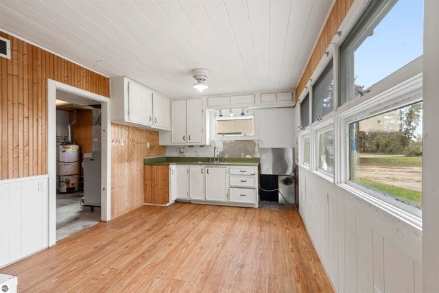 3182 S M-37, Traverse City, MI 49685