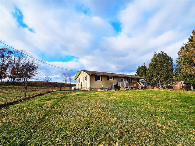 176 Ten School Rd, New Alexandria, PA 15670