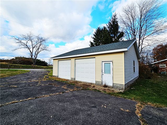 176 Ten School Rd, New Alexandria, PA 15670