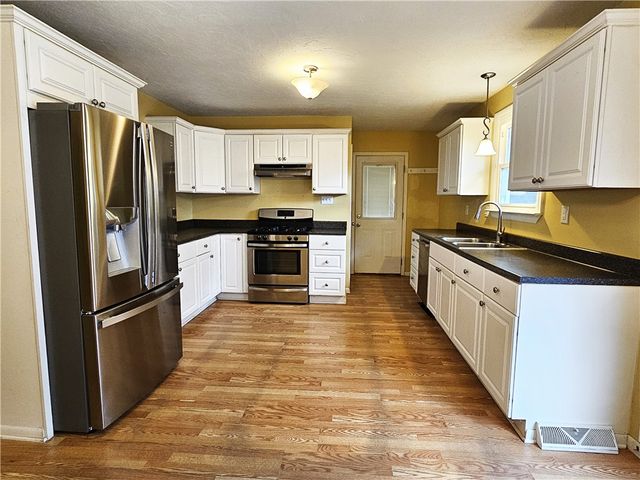 176 Ten School Rd, New Alexandria, PA 15670