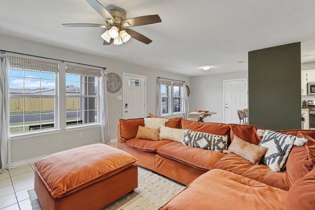 5725 Ventura Lane, Corpus Christi, TX 78417