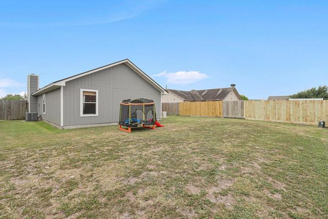 5725 Ventura Lane, Corpus Christi, TX 78417