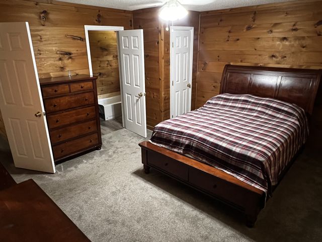25 W Adkins Ln, Lawrenceburg, TN 38464