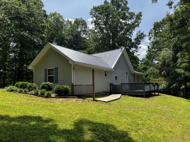 25 W Adkins Ln, Lawrenceburg, TN 38464