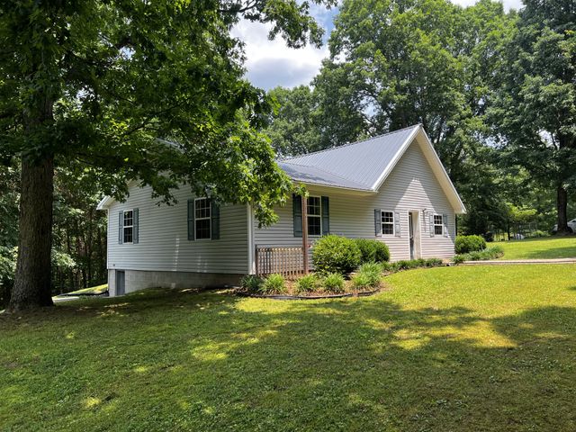 25 W Adkins Ln, Lawrenceburg, TN 38464