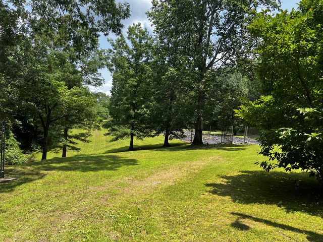 25 W Adkins Ln, Lawrenceburg, TN 38464
