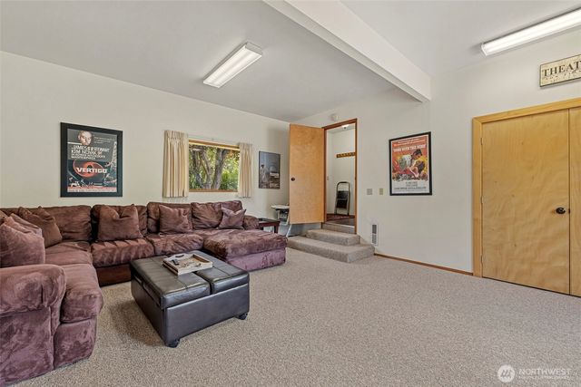 1213 Alaska Avenue, Anacortes, WA 98221