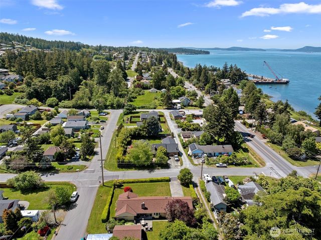 1213 Alaska Avenue, Anacortes, WA 98221