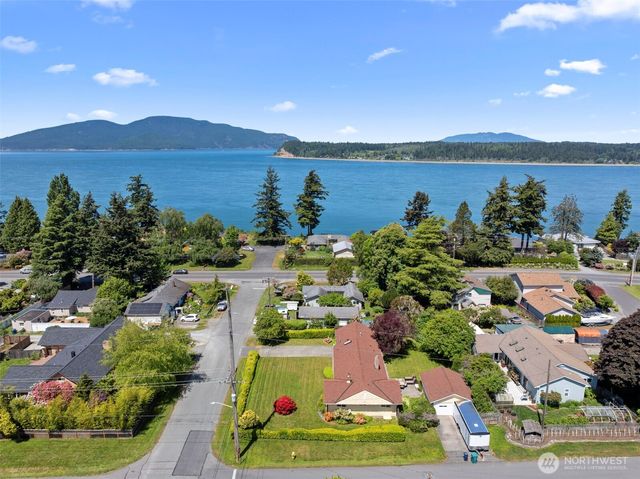 1213 Alaska Avenue, Anacortes, WA 98221
