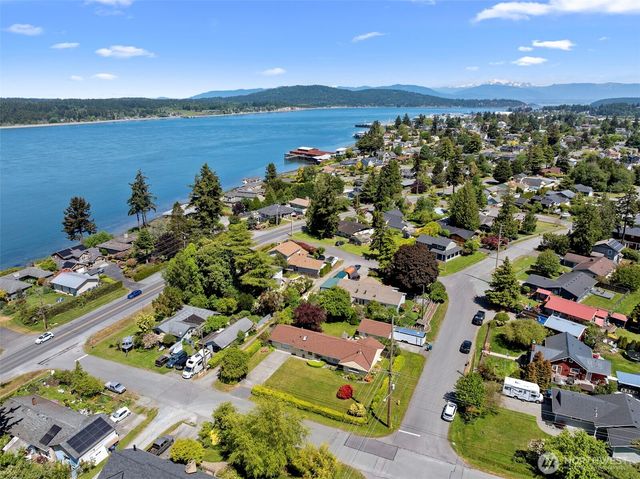1213 Alaska Avenue, Anacortes, WA 98221