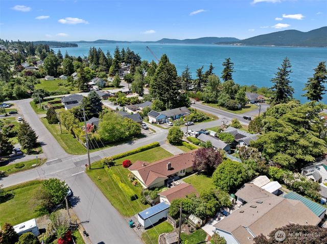 1213 Alaska Avenue, Anacortes, WA 98221