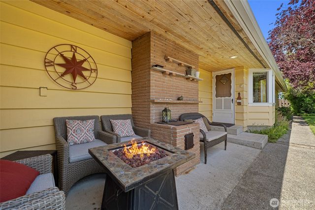 1213 Alaska Avenue, Anacortes, WA 98221