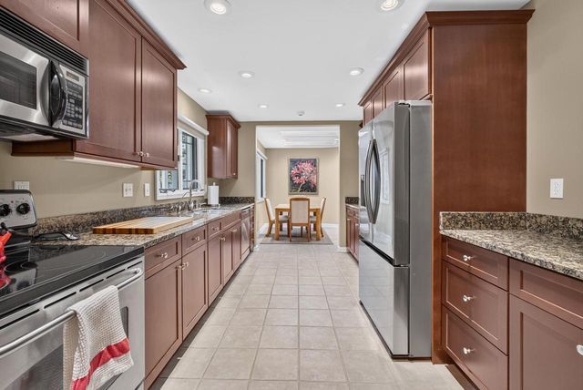 6717 N Holly COURT, Fox Point, WI 53217