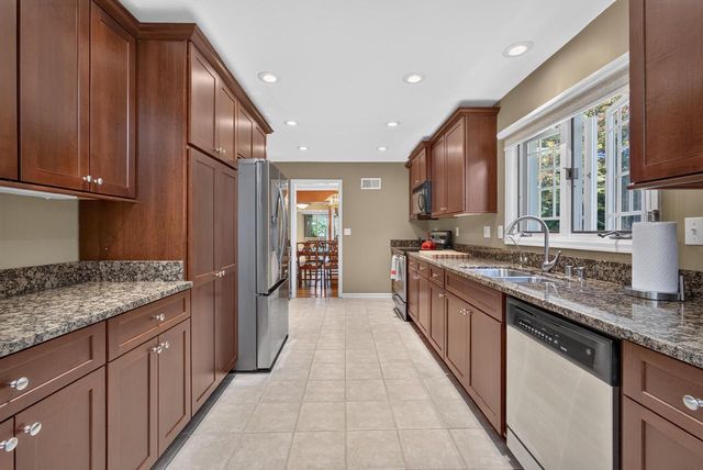 6717 N Holly COURT, Fox Point, WI 53217