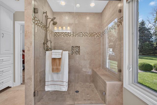 6717 N Holly COURT, Fox Point, WI 53217