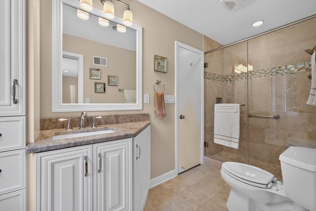 6717 N Holly COURT, Fox Point, WI 53217