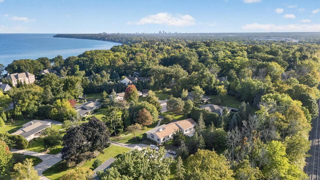 6717 N Holly COURT, Fox Point, WI 53217