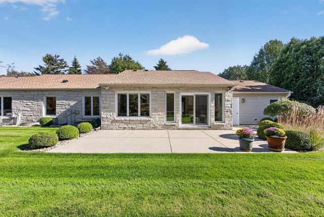 6717 N Holly COURT, Fox Point, WI 53217