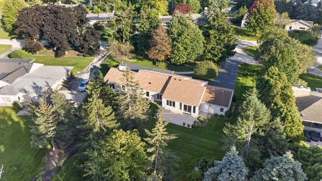 6717 N Holly COURT, Fox Point, WI 53217