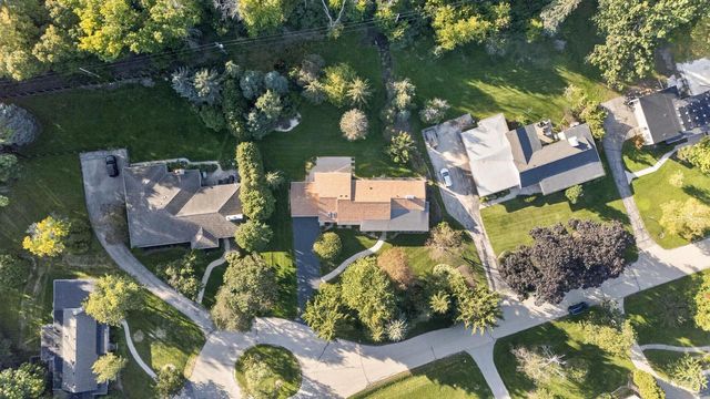 6717 N Holly COURT, Fox Point, WI 53217