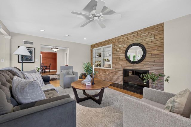 6717 N Holly COURT, Fox Point, WI 53217
