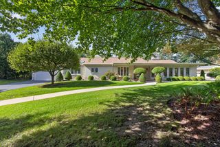 6717 N Holly COURT, Fox Point, WI 53217