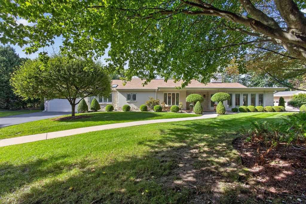 6717 N Holly COURT, Fox Point, WI 53217