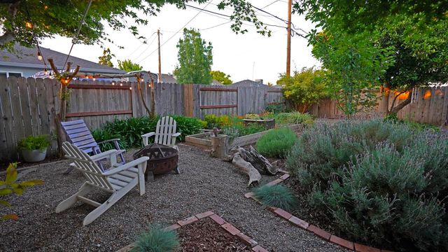 1719 W Locust St, Lodi, CA 95242