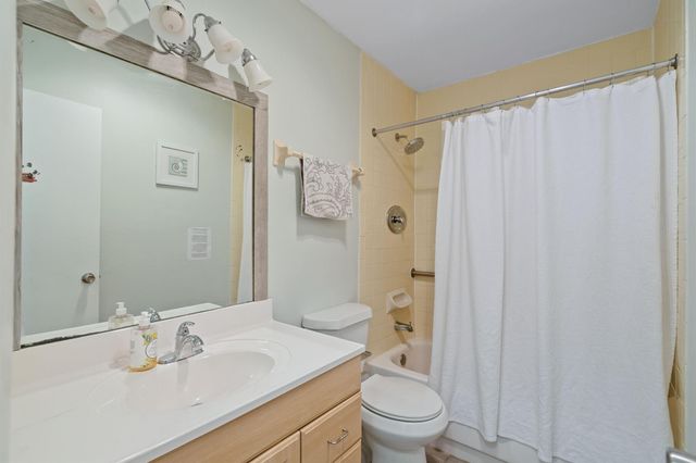 236 Castlewood Drive 301, North Palm Beach, FL 33408