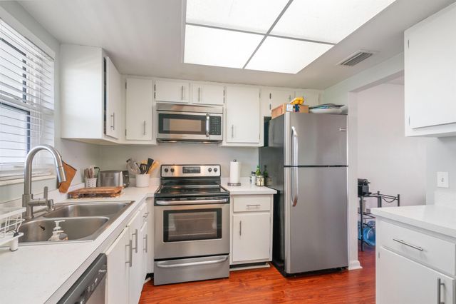 236 Castlewood Drive 301, North Palm Beach, FL 33408