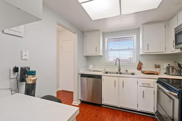 236 Castlewood Drive 301, North Palm Beach, FL 33408