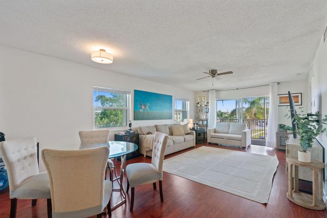 236 Castlewood Drive 301, North Palm Beach, FL 33408