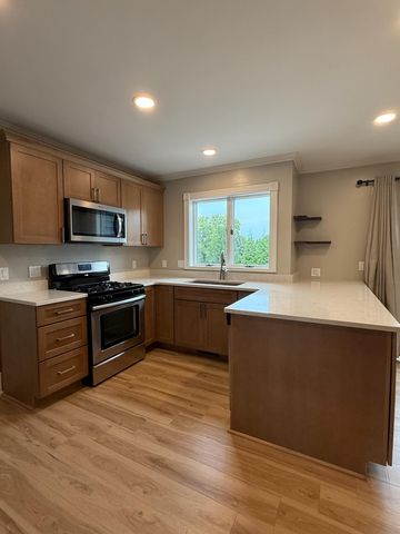 91 Fleetwood Drive N, Valparaiso, IN 46385